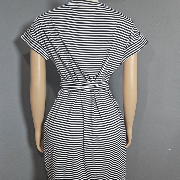 Elegant Striped Black and White Midi Dress - Picture 3 of 7